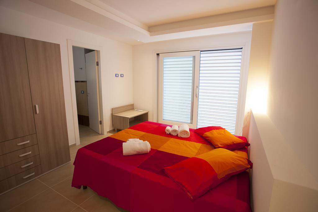 Delposto Marina Di Ragusa Prl Номер фото